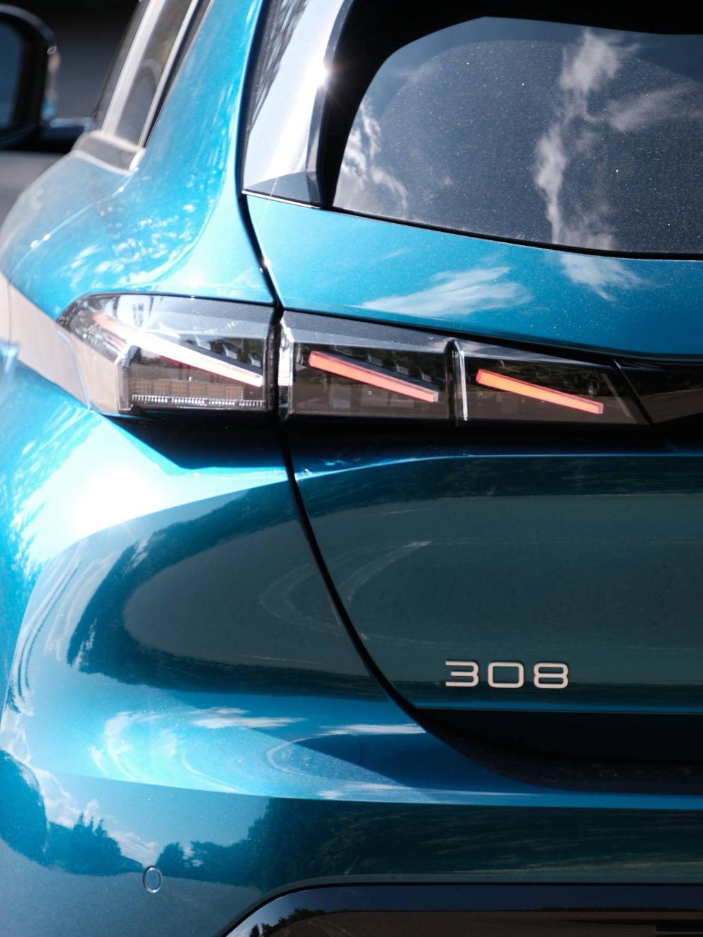 低速から気持ちいい、この加速感。308 HYBRID試乗レポ。