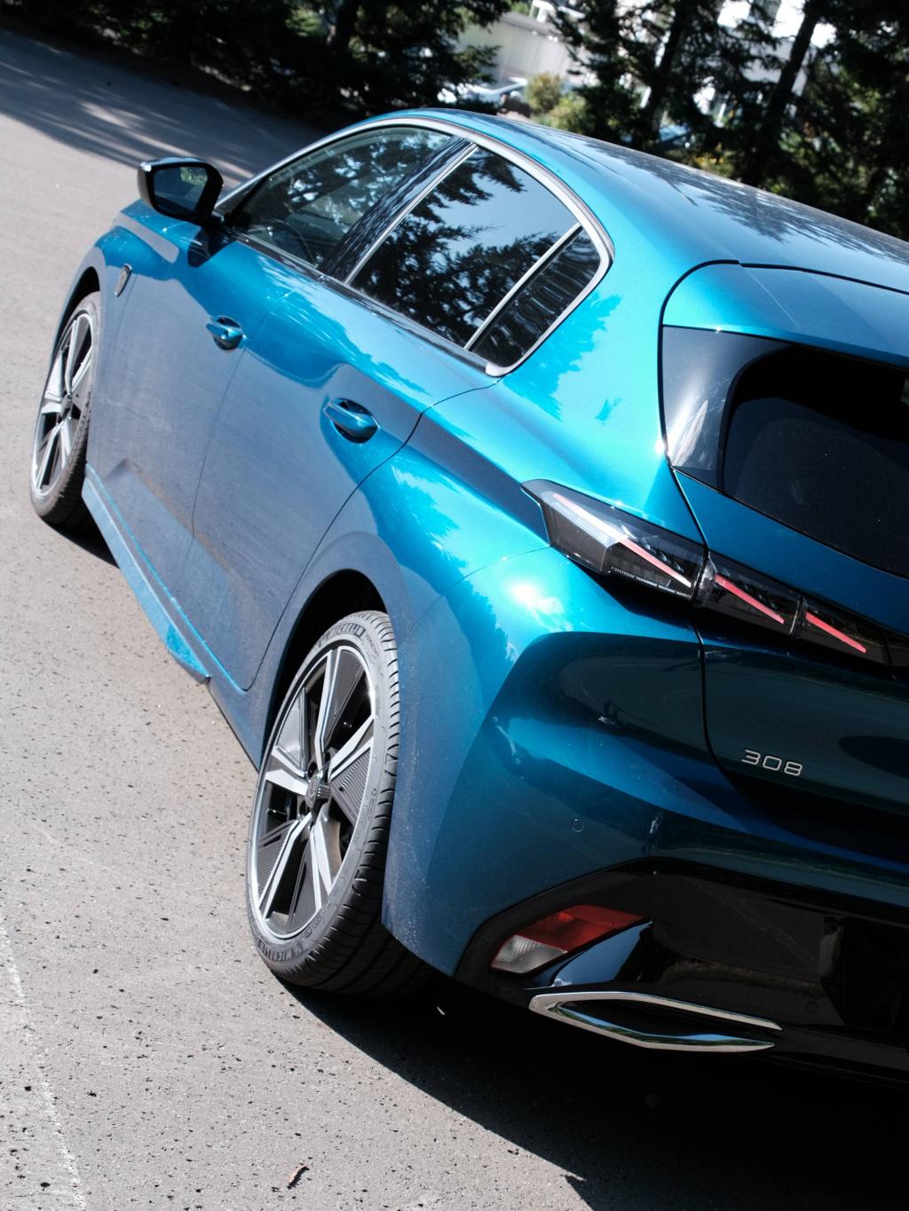 低速から気持ちいい、この加速感。308 HYBRID試乗レポ。