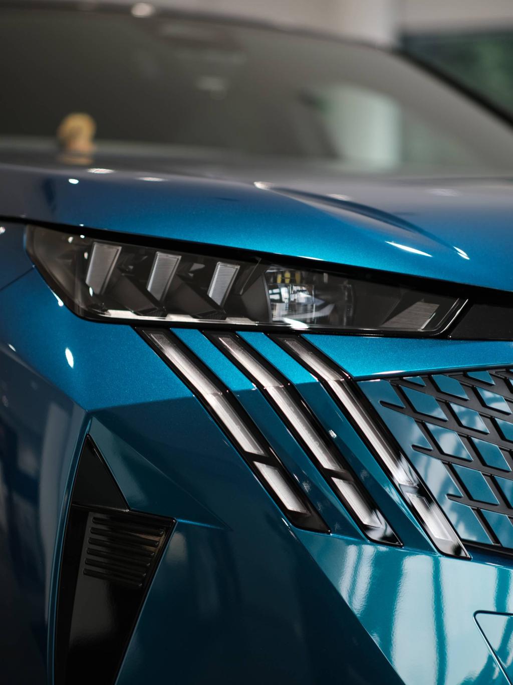 PEUGEOT 3008 HYBRIDが日本カー・オブ・ザ・イヤー10ベストカーへ選出！