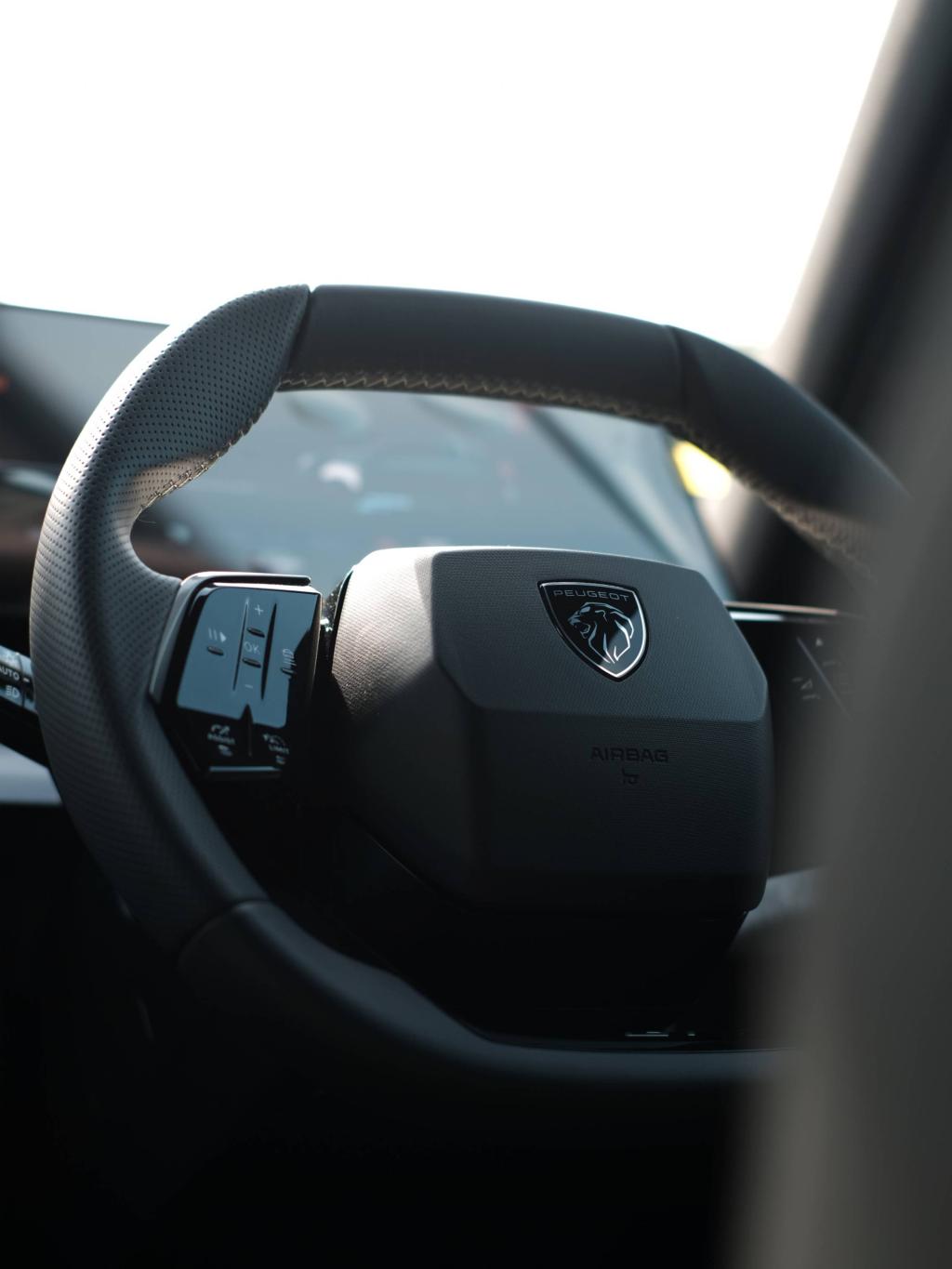 PEUGEOT 3008 HYBRIDが日本カー・オブ・ザ・イヤー10ベストカーへ選出！