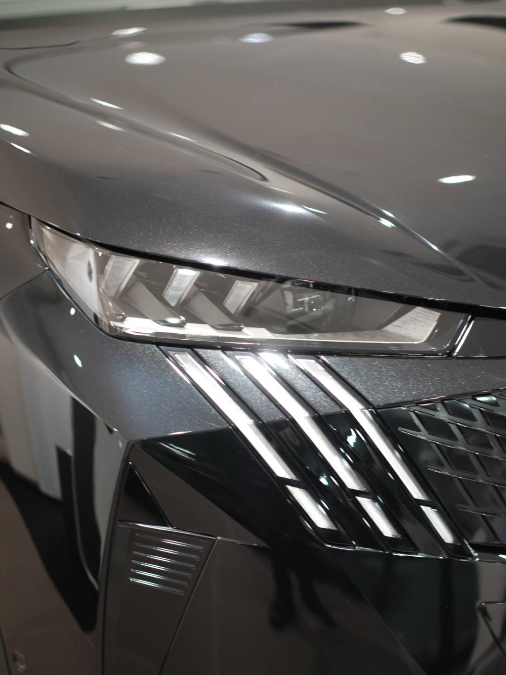 NEW PEUGEOT 5008＆キャンペーン情報♪