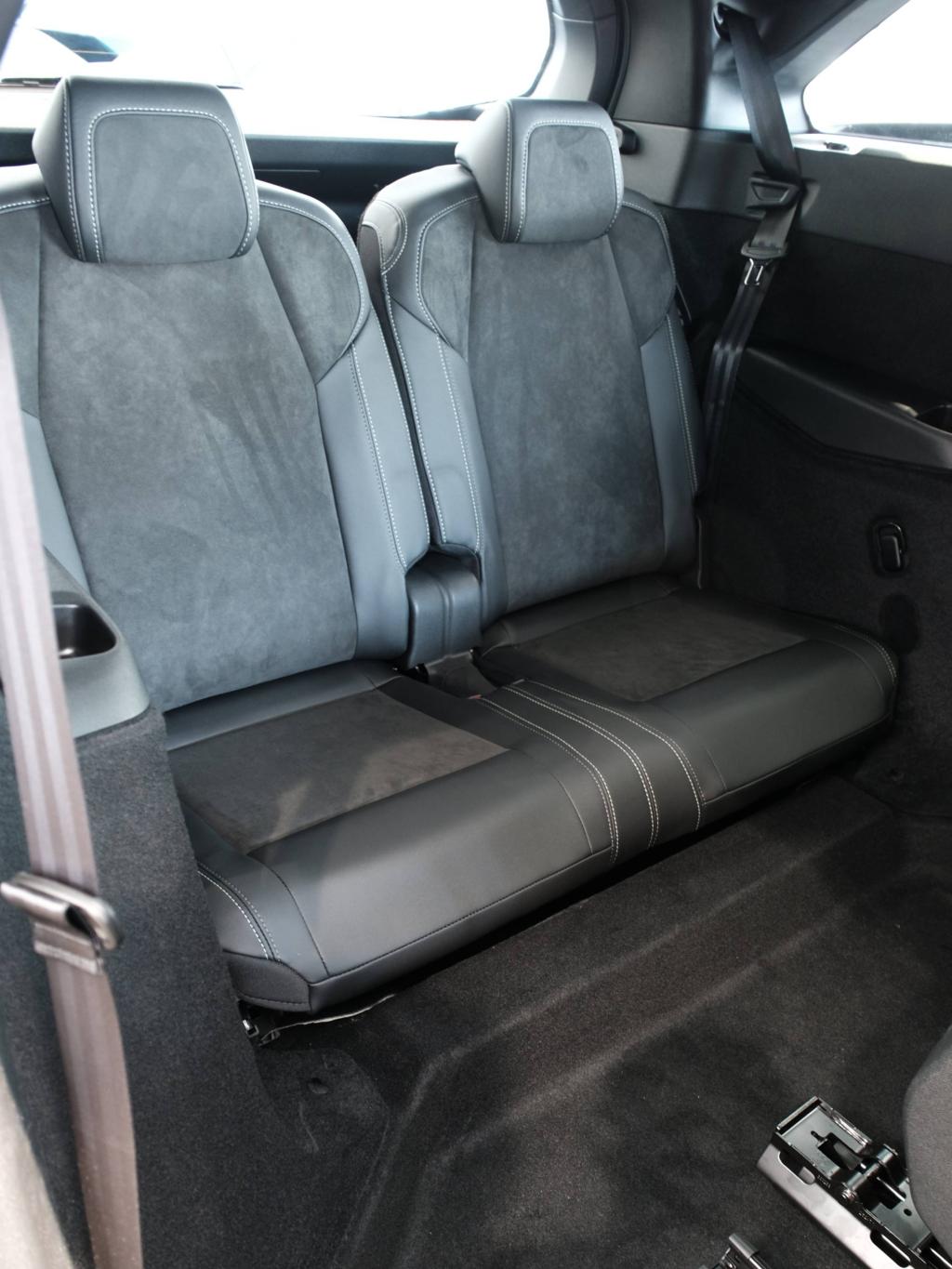 NEW PEUGEOT 5008＆キャンペーン情報♪